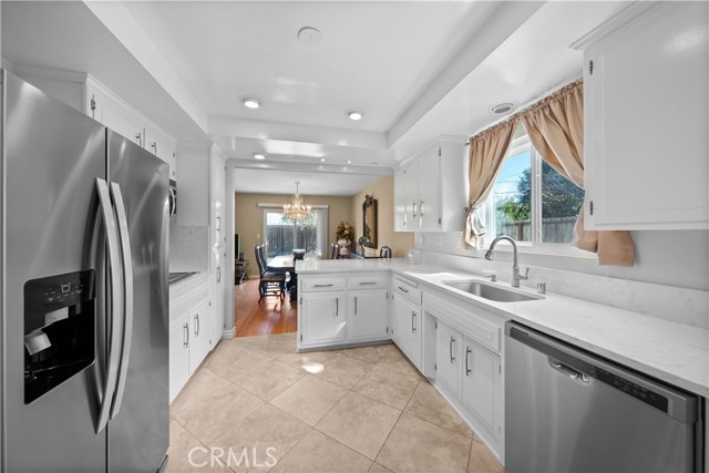 400 Faye Lane, Redondo Beach, California 90277, 4 Bedrooms Bedrooms, ,2 BathroomsBathrooms,Residential,Sold,Faye,SB21058245