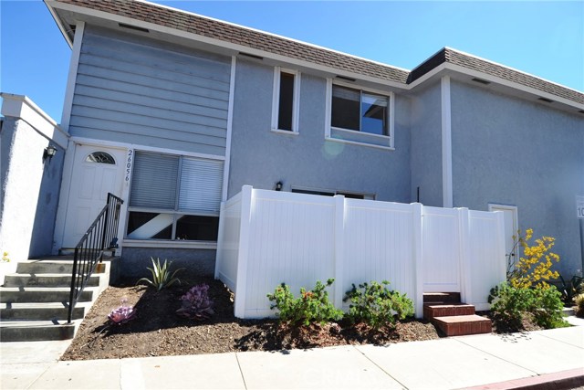 PRICE REDUCED!! Great for Buyer's, END UNIT, Beautiful 2-story townhome, no one above or below... Primary Photo for Listing #OC17133261
