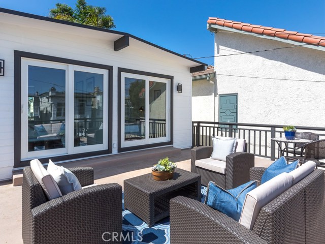 1723 Steinhart Avenue, Redondo Beach, California 90278, 3 Bedrooms Bedrooms, ,2 BathroomsBathrooms,Residential,Sold,Steinhart,SB19226063