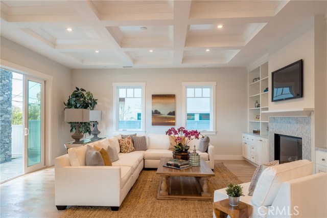 1457 18th Street, Manhattan Beach, California 90266, 5 Bedrooms Bedrooms, ,2 BathroomsBathrooms,Residential,Sold,18th,SB17091633