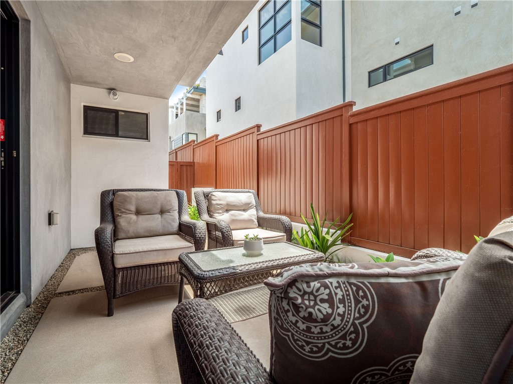 1629 Golden Avenue, Hermosa Beach, California 90254, 5 Bedrooms Bedrooms, ,3 BathroomsBathrooms,Residential,Sold,Golden,SB21133129