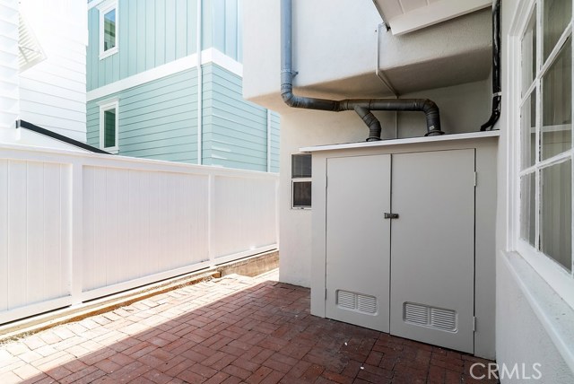 708 Loma Drive, Hermosa Beach, California 90254, 3 Bedrooms Bedrooms, ,2 BathroomsBathrooms,Residential,Sold,Loma,SB18168887
