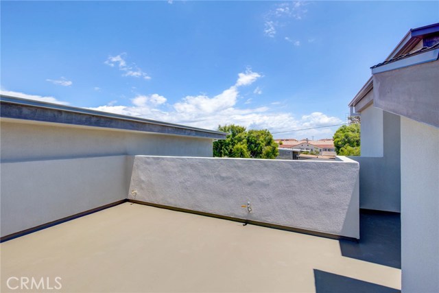 2707 Rockefeller Lane, Redondo Beach, California 90278, 4 Bedrooms Bedrooms, ,5 BathroomsBathrooms,Residential,Sold,Rockefeller,PV19136764