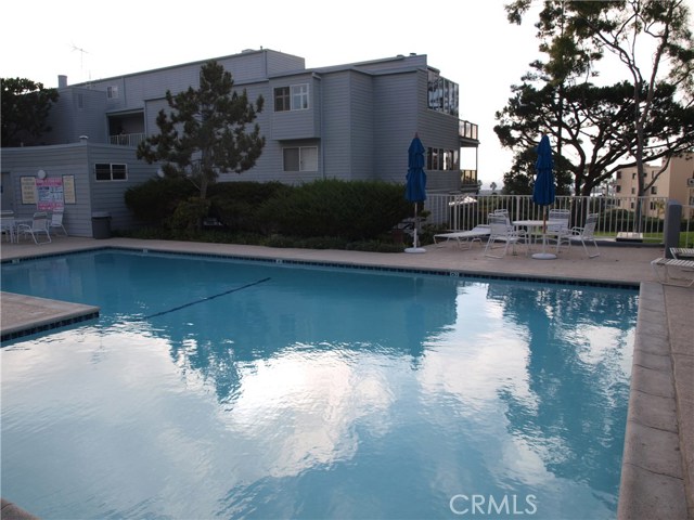 240 The Village, Redondo Beach, California 90277, 1 Bedroom Bedrooms, ,1 BathroomBathrooms,Residential,Sold,The Village,SB17166583