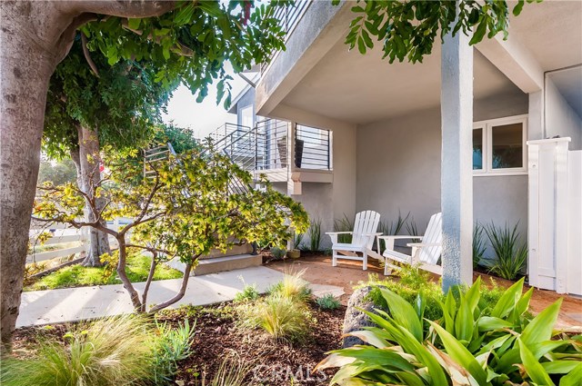 201 24th Street, Hermosa Beach, California 90254, 3 Bedrooms Bedrooms, ,2 BathroomsBathrooms,Residential,Sold,24th,SB17267233