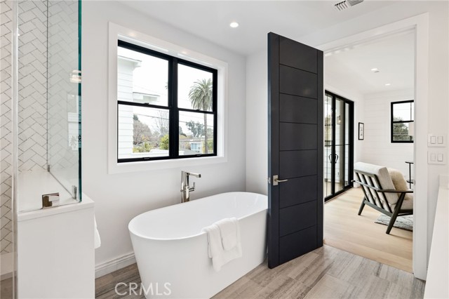 Deep luxurious soaking tub