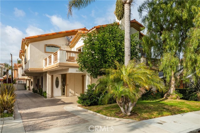 2225 Mathews Avenue, Redondo Beach, California 90278, 3 Bedrooms Bedrooms, ,2 BathroomsBathrooms,Residential,Sold,Mathews,PV21085023