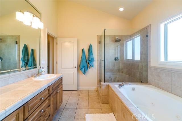 2413 Rockefeller Lane, Redondo Beach, California 90278, 3 Bedrooms Bedrooms, ,2 BathroomsBathrooms,Residential,Sold,Rockefeller,SB18266736