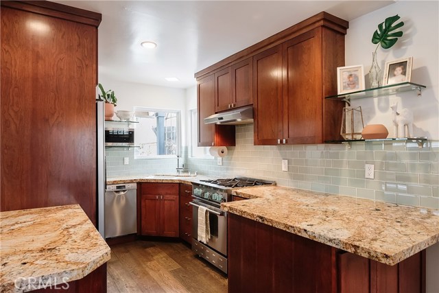 558 Rosecrans Avenue, Manhattan Beach, California 90266, 3 Bedrooms Bedrooms, ,3 BathroomsBathrooms,Residential,Sold,Rosecrans,SB20105712