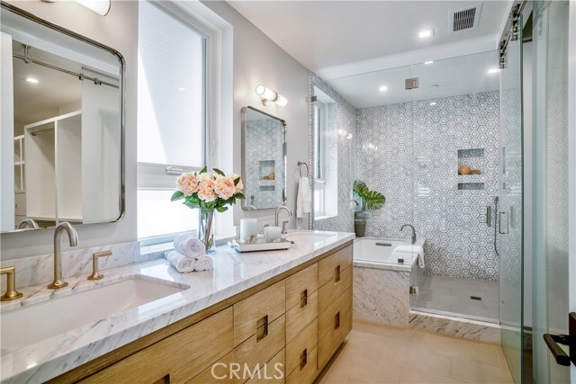 301 20th Street, Manhattan Beach, California 90266, 4 Bedrooms Bedrooms, ,5 BathroomsBathrooms,Residential,Sold,20th,SB19211056