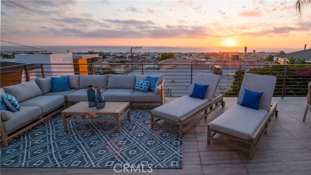 801 Ocean Drive, Hermosa Beach, California 90254, 4 Bedrooms Bedrooms, ,5 BathroomsBathrooms,Residential,Sold,Ocean,SB19222362
