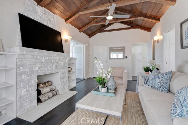 3905 Crest Drive, Manhattan Beach, California 90266, 3 Bedrooms Bedrooms, ,Residential,Sold,Crest,SB19240278