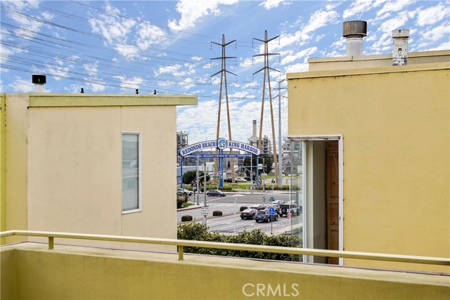 Peek ocean views for gorgeous sunsets and ocean breezes