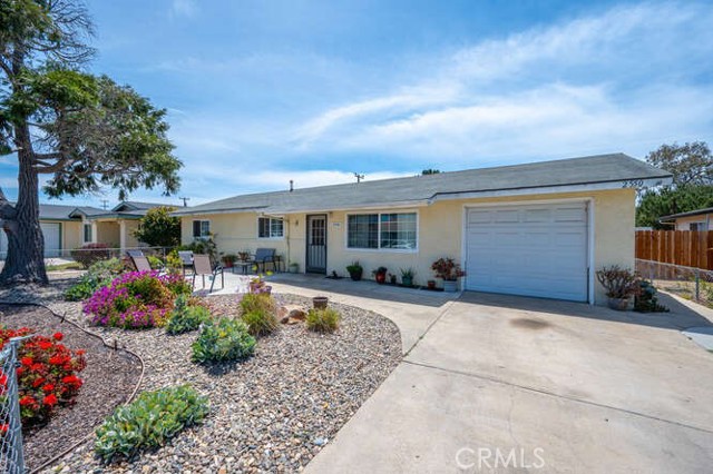 Detail Gallery Image 1 of 1 For 2550 Paul Place, Arroyo Grande,  CA 93420 - 5 Beds | 2/1 Baths