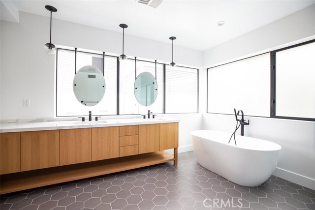 951 15th St, Hermosa Beach, California 90254, 4 Bedrooms Bedrooms, ,5 BathroomsBathrooms,Residential,Sold,15th St,SB20148507