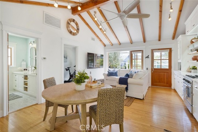 533 5th Street, Manhattan Beach, California 90266, 2 Bedrooms Bedrooms, ,1 BathroomBathrooms,Residential,Sold,5th,SB21107538