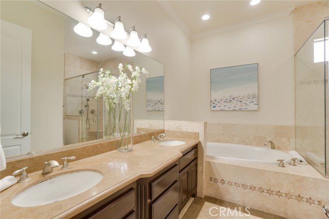 523 Lucia Avenue, Redondo Beach, California 90277, 4 Bedrooms Bedrooms, ,4 BathroomsBathrooms,Residential,Sold,Lucia,SB18107148