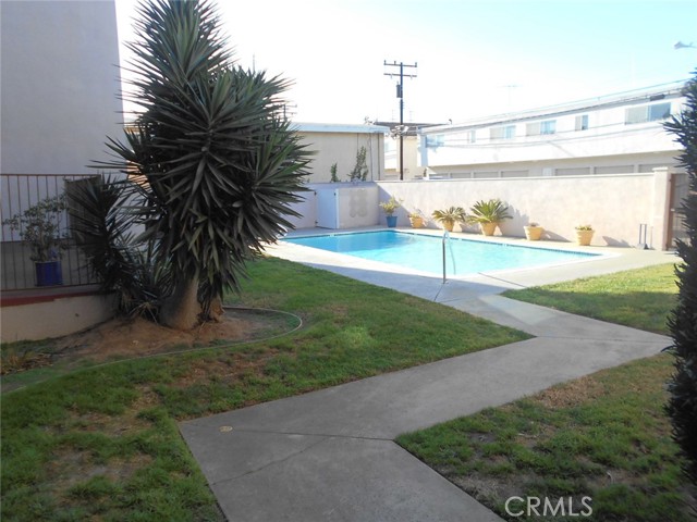 1321 Beryl Street, Redondo Beach, California 90277, 2 Bedrooms Bedrooms, ,2 BathroomsBathrooms,Residential,Sold,Beryl,SB21022742