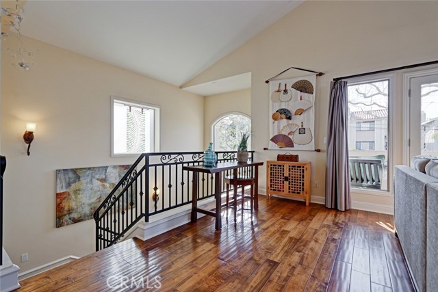 108 Helberta Avenue, Redondo Beach, California 90277, 3 Bedrooms Bedrooms, ,3 BathroomsBathrooms,Residential,Sold,Helberta,SB18053700