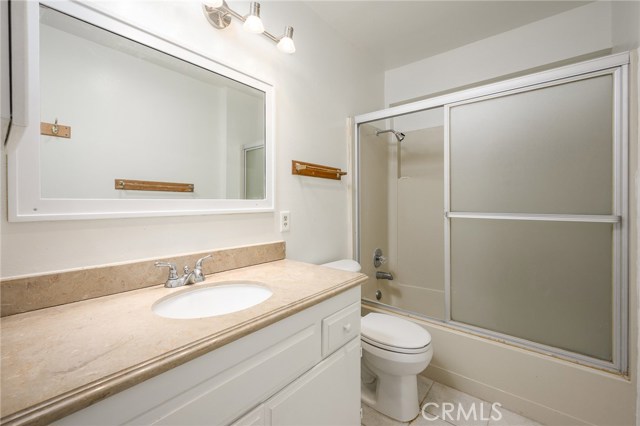 834 Lucia Avenue, Redondo Beach, California 90277, 2 Bedrooms Bedrooms, ,1 BathroomBathrooms,Residential,Sold,Lucia,SB19263239