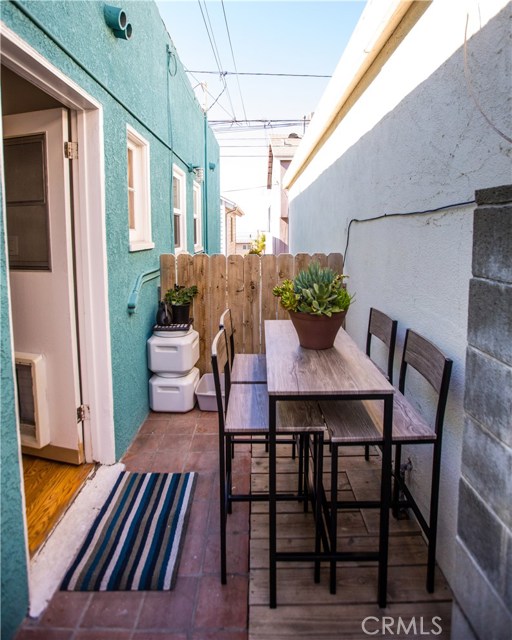 1520 Bayview, Hermosa Beach, California 90254, 3 Bedrooms Bedrooms, ,2 BathroomsBathrooms,Residential,Sold,Bayview,SB19028749
