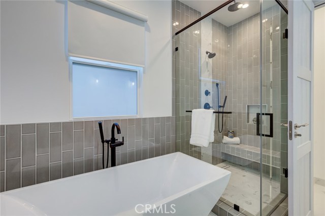 1711 Haynes Lane, Redondo Beach, California 90278, 3 Bedrooms Bedrooms, ,4 BathroomsBathrooms,Residential,Sold,Haynes,PV19232617