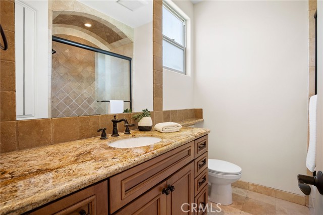 En-suite bathroom to Bedroom #2