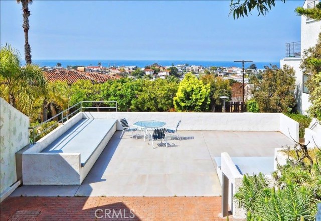 736 Gould Avenue, Hermosa Beach, California 90254, 3 Bedrooms Bedrooms, ,2 BathroomsBathrooms,Residential,Sold,Gould,SB19068048