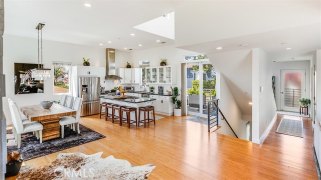 2122 Harriman Lane, Redondo Beach, California 90278, 3 Bedrooms Bedrooms, ,1 BathroomBathrooms,Residential,Sold,Harriman,SB21082053