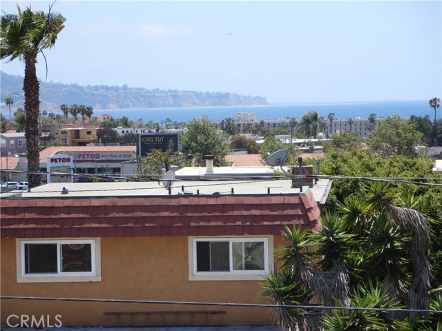 828 Lucia Avenue, Redondo Beach, California 90277, 3 Bedrooms Bedrooms, ,2 BathroomsBathrooms,Residential,Sold,Lucia,PV18117040