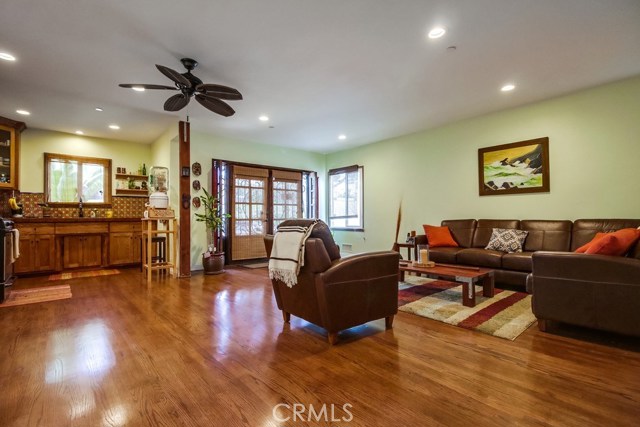 1019 Spencer Street, Redondo Beach, California 90277, 2 Bedrooms Bedrooms, ,1 BathroomBathrooms,Residential,Sold,Spencer,SB17195188