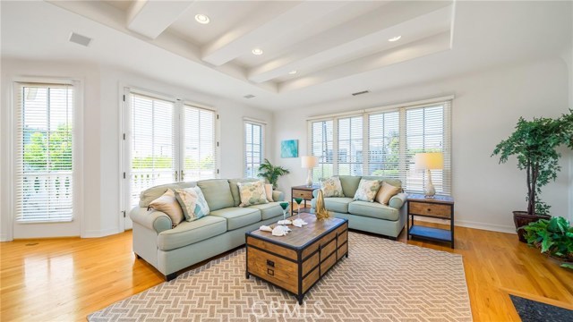 1002 5th Street, Hermosa Beach, California 90254, 5 Bedrooms Bedrooms, ,2 BathroomsBathrooms,Residential,Sold,5th,SB20139034