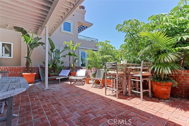 2722 Hermosa Avenue, Hermosa Beach, California 90254, 4 Bedrooms Bedrooms, ,2 BathroomsBathrooms,Residential,Sold,Hermosa,SB17280753