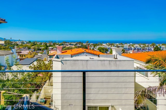 521 Helberta Avenue, Redondo Beach, California 90277, 4 Bedrooms Bedrooms, ,3 BathroomsBathrooms,Residential,Sold,Helberta,SB19088015