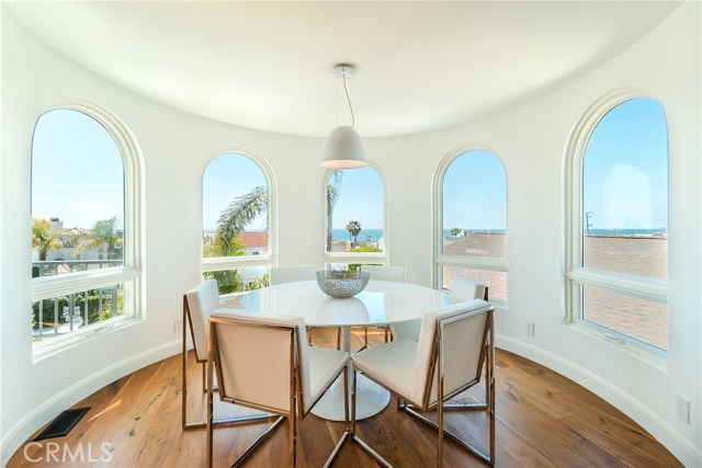 2524 Manhattan Avenue, Hermosa Beach, California 90254, 5 Bedrooms Bedrooms, ,3 BathroomsBathrooms,Residential,Sold,Manhattan,SB18096858
