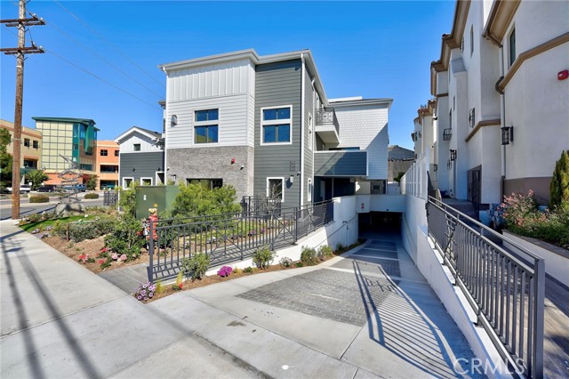 528 Elena Avenue, Redondo Beach, California 90277, 4 Bedrooms Bedrooms, ,4 BathroomsBathrooms,Residential,Sold,Elena,SB21098189