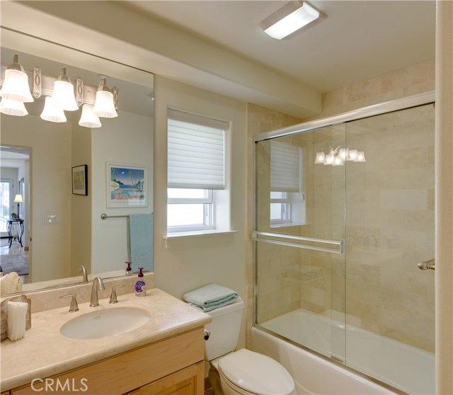 203 Avenue E, Redondo Beach, California 90277, 3 Bedrooms Bedrooms, ,2 BathroomsBathrooms,Residential,Sold,Avenue E,SB17173382