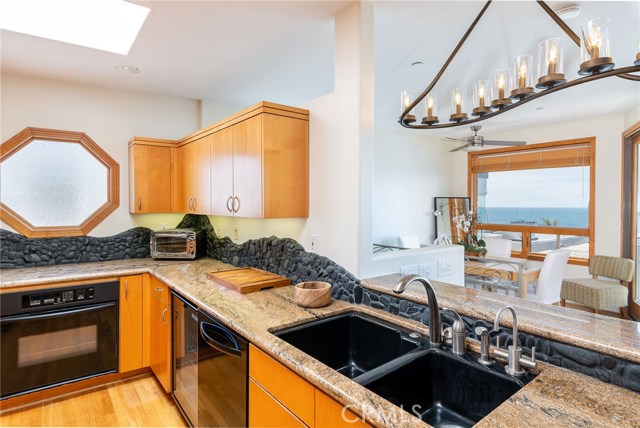 1209 Bayview Drive, Manhattan Beach, California 90266, 2 Bedrooms Bedrooms, ,1 BathroomBathrooms,Residential,Sold,Bayview,SB19189797