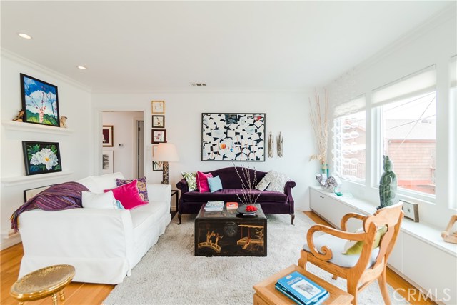 126 8th Street, Hermosa Beach, California 90254, 2 Bedrooms Bedrooms, ,2 BathroomsBathrooms,Residential,Sold,8th,SB18121226