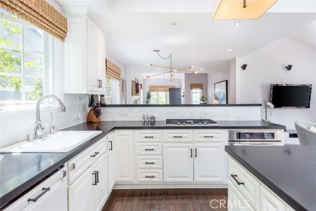 1407 23rd Street, Manhattan Beach, California 90266, 4 Bedrooms Bedrooms, ,2 BathroomsBathrooms,Residential,Sold,23rd,SB17168172