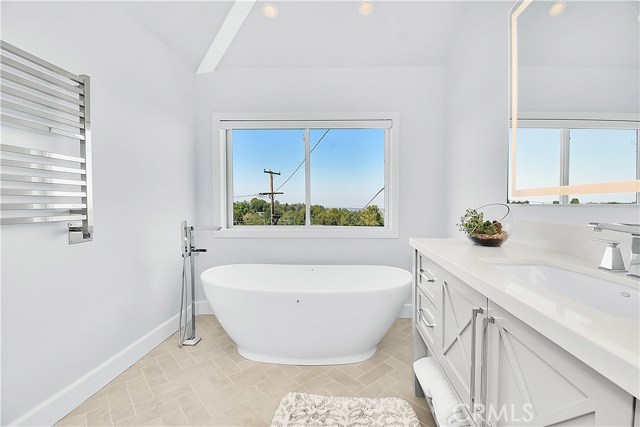 32 Harbor Sight Drive, Rolling Hills Estates, California 90274, 6 Bedrooms Bedrooms, ,2 BathroomsBathrooms,Residential,Sold,Harbor Sight,PV20212082