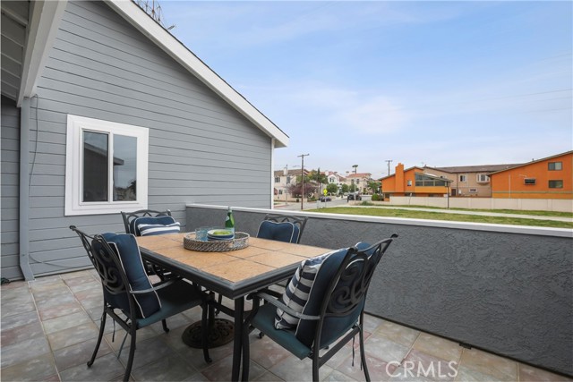 2511 Rockefeller Lane, Redondo Beach, California 90278, 3 Bedrooms Bedrooms, ,2 BathroomsBathrooms,Residential,Sold,Rockefeller,SB21046800