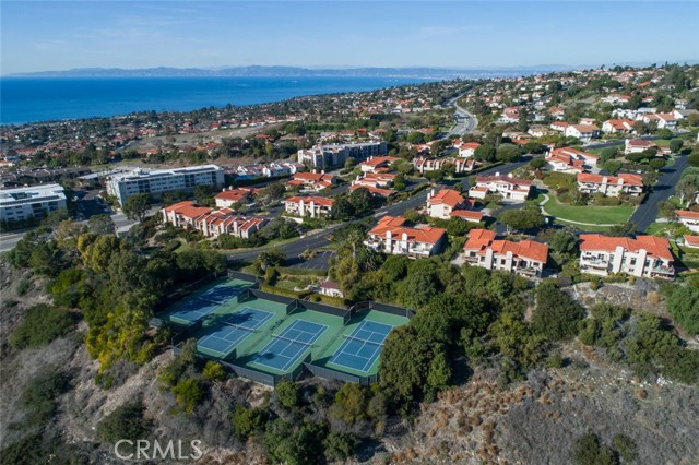 8 Peartree Lane, Rolling Hills Estates, California 90274, 2 Bedrooms Bedrooms, ,2 BathroomsBathrooms,Residential,Sold,Peartree,PV18179974