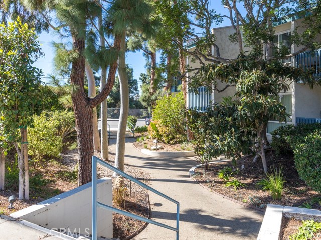 906 Camino Real, Redondo Beach, California 90277, 2 Bedrooms Bedrooms, ,2 BathroomsBathrooms,Residential,Sold,Camino Real,PW20030982