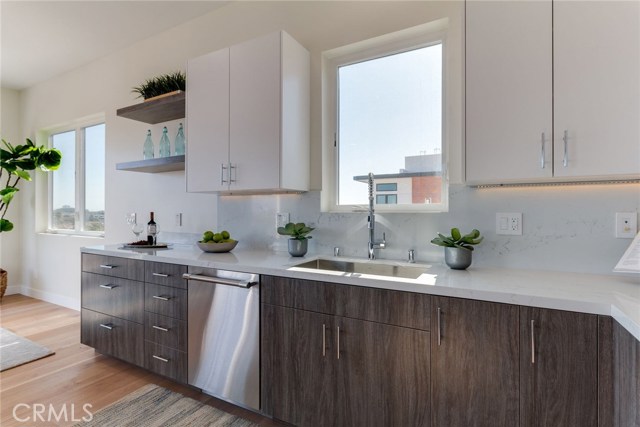 130 Prospect Avenue, Redondo Beach, California 90277, 4 Bedrooms Bedrooms, ,2 BathroomsBathrooms,Residential,Sold,Prospect,SB20026517