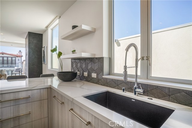 221 1st Street, Manhattan Beach, California 90266, 3 Bedrooms Bedrooms, ,3 BathroomsBathrooms,Residential,Sold,1st,SB19034815