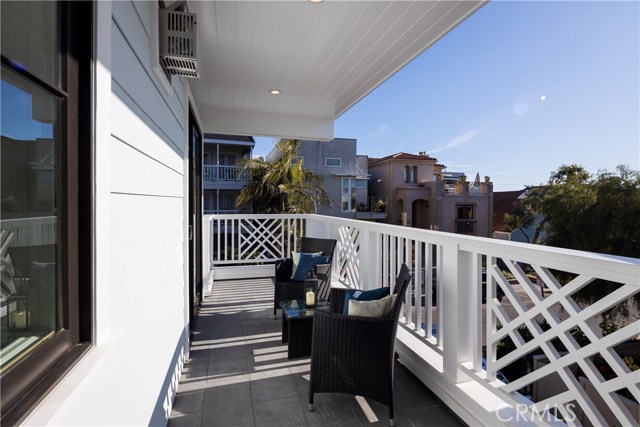 453 31st Street, Manhattan Beach, California 90266, 5 Bedrooms Bedrooms, ,2 BathroomsBathrooms,Residential,Sold,31st,SB20027637