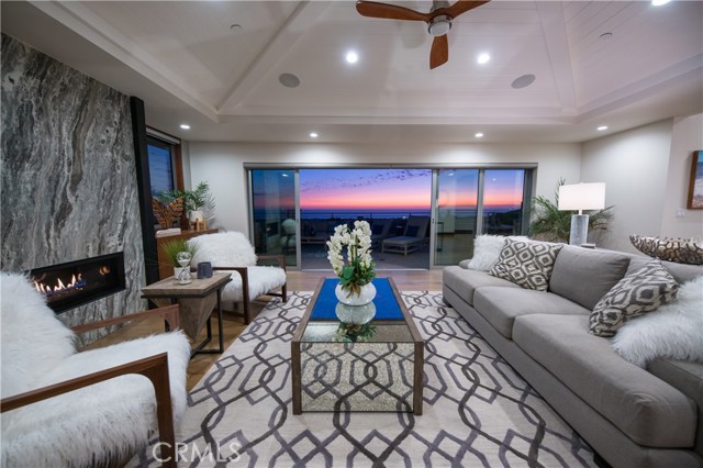801 Ocean Drive, Hermosa Beach, California 90254, 4 Bedrooms Bedrooms, ,5 BathroomsBathrooms,Residential,Sold,Ocean,SB19222362