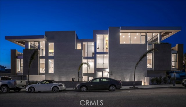 131 2nd Street, Hermosa Beach, California 90254, 4 Bedrooms Bedrooms, ,4 BathroomsBathrooms,Residential,Sold,2nd,SB19073645