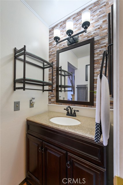 511 Meyer Lane, Redondo Beach, California 90278, 2 Bedrooms Bedrooms, ,1 BathroomBathrooms,Residential,Sold,Meyer,SB21085805